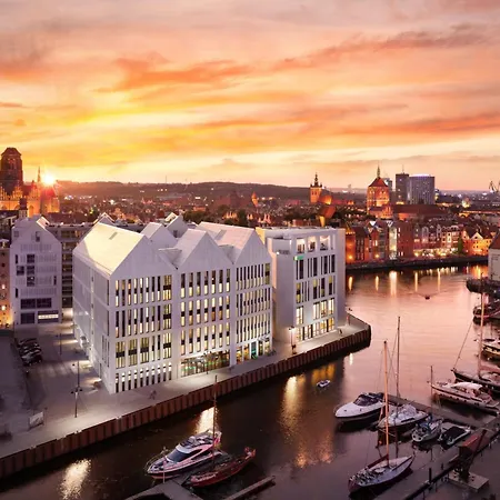 - Centre By Ihg 4*