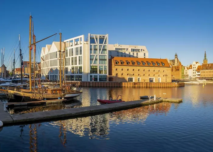 - Centre By Ihg מלון 4*