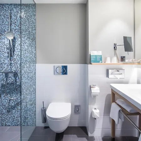 - Centre By Ihg 4*