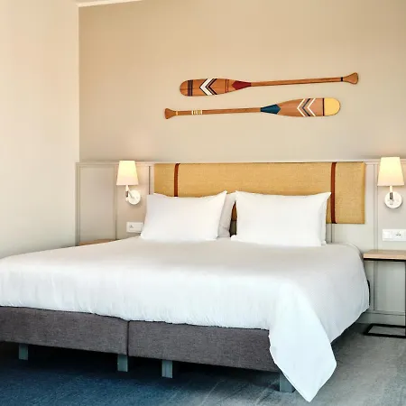 - Centre By Ihg