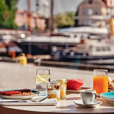- Centre By Ihg 4*