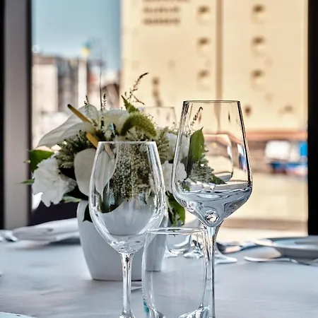 - Centre By Ihg Gdansk