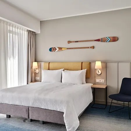 - Centre By Ihg Ξενοδοχείο 4*