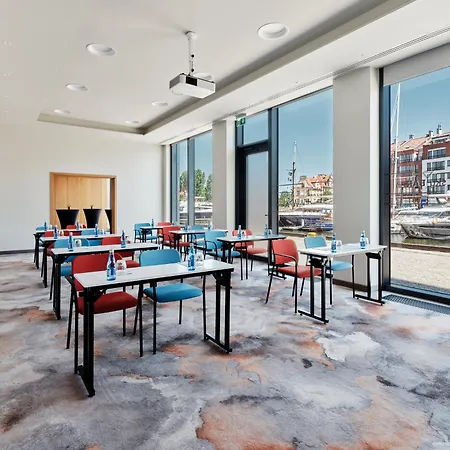 - Centre By Ihg 4*