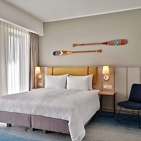 - Centre By Ihg 4*