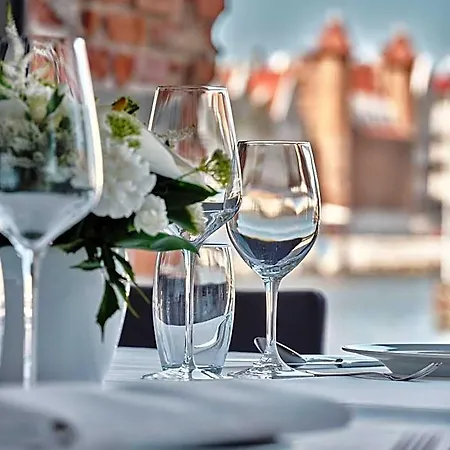 - Centre By Ihg 4*