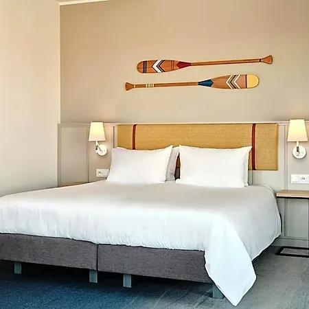 Hotel - Centre By Ihg 4*