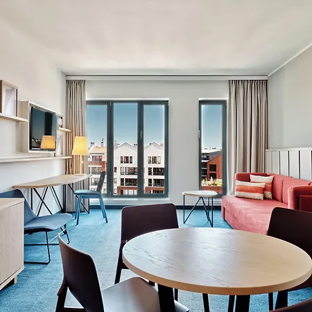 - Centre By Ihg 호텔 4*