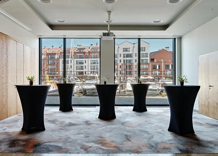 - Centre By Ihg Hotel 4*