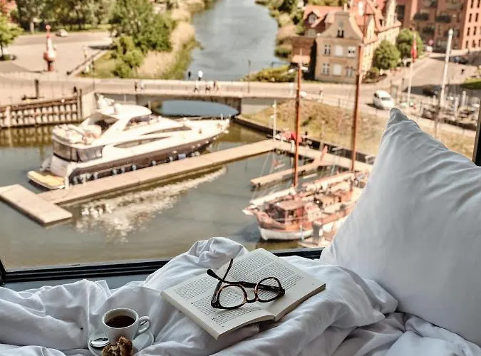 - Centre By Ihg Hotell