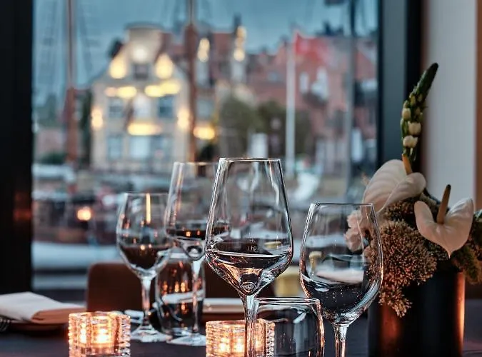 - Centre By Ihg Hotell